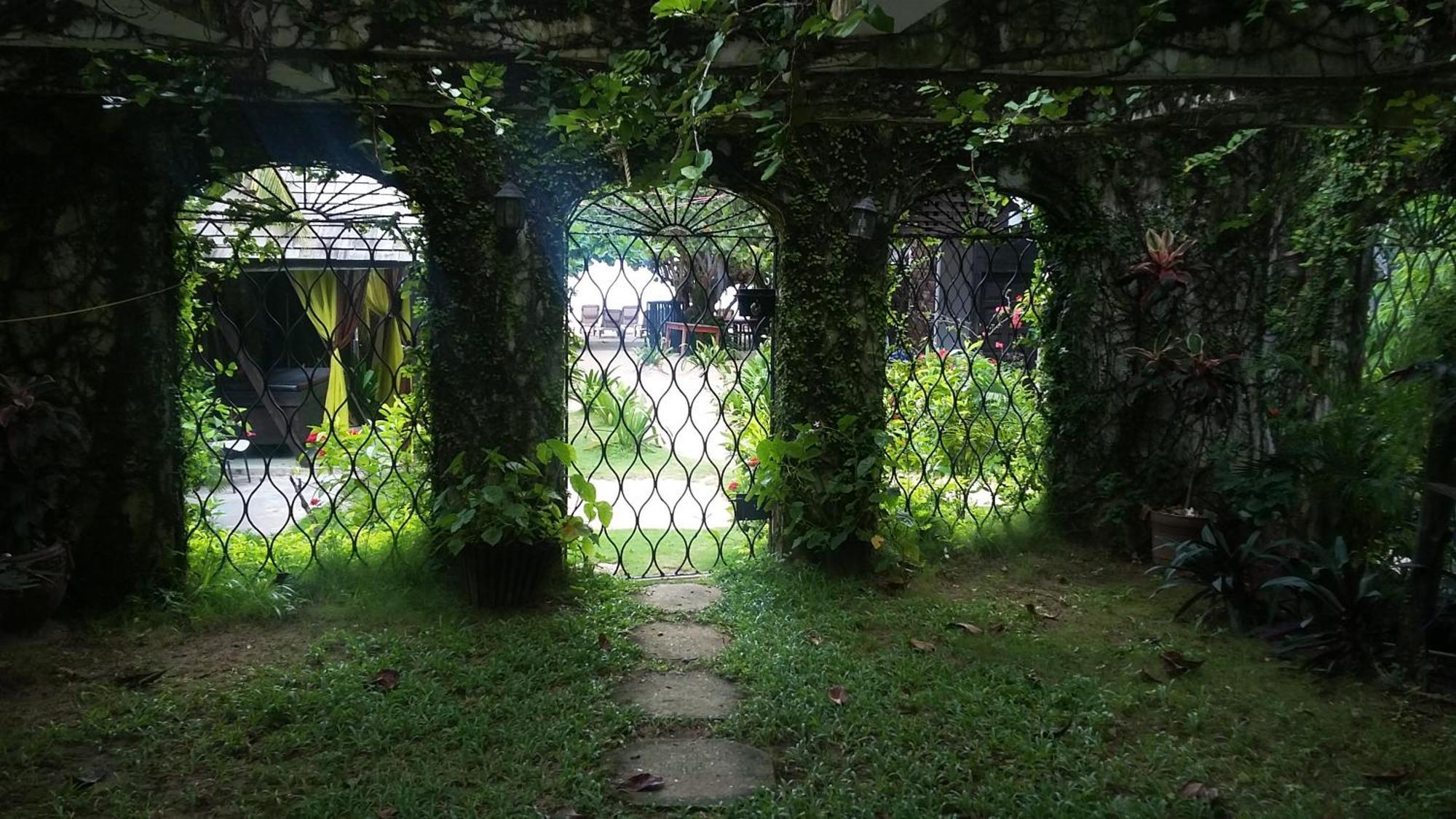 Firefly Beach Cottages Negril Exterior foto