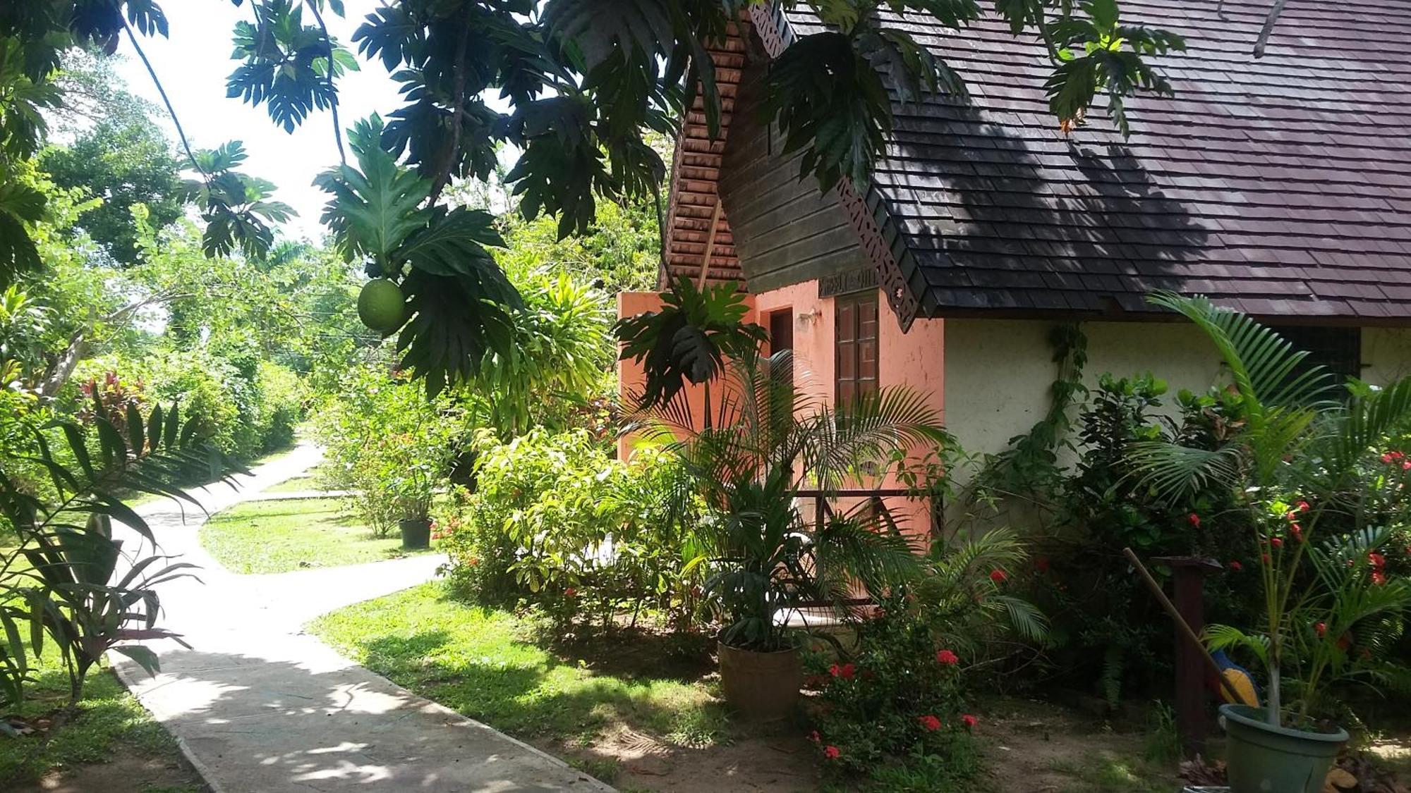 Firefly Beach Cottages Negril Exterior foto