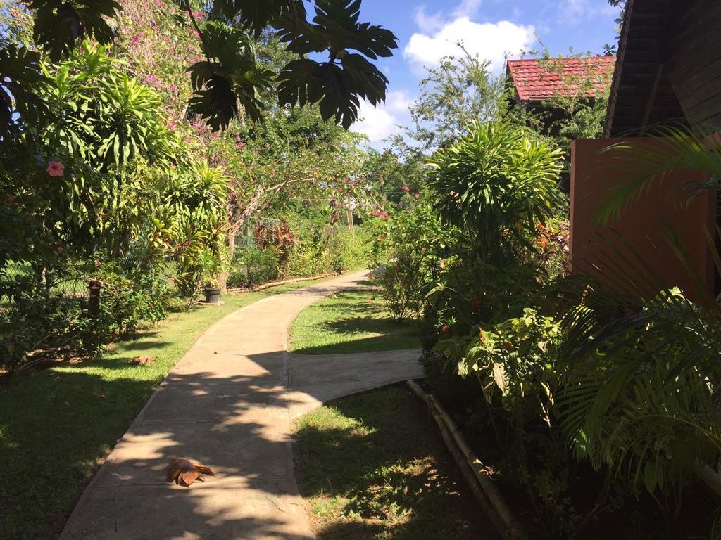 Firefly Beach Cottages Negril Exterior foto