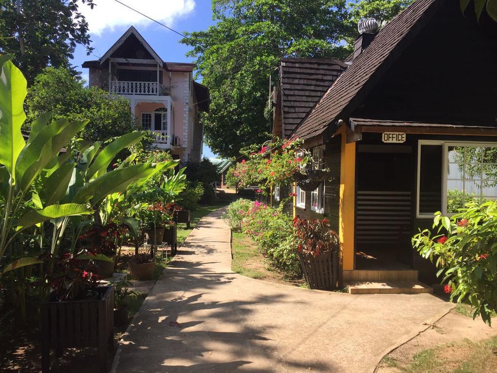 Firefly Beach Cottages Negril Exterior foto