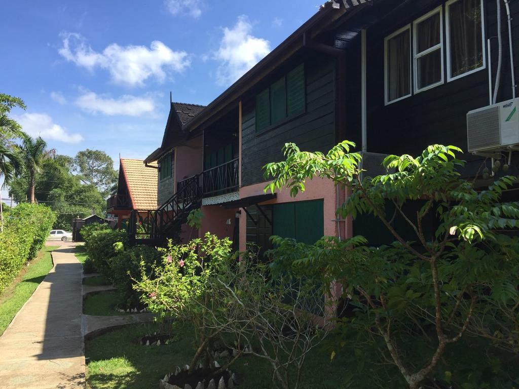 Firefly Beach Cottages Negril Exterior foto
