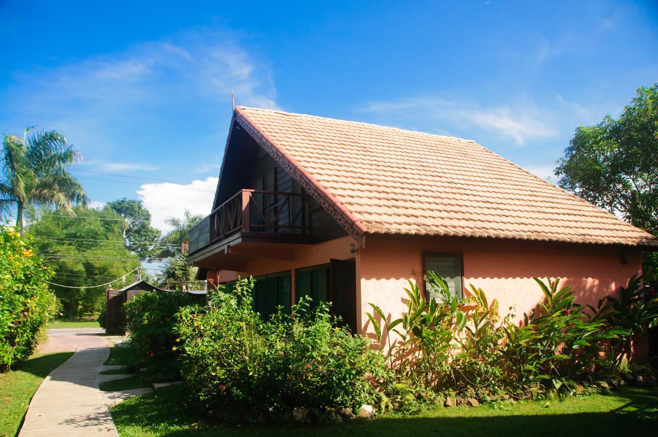 Firefly Beach Cottages Negril Exterior foto