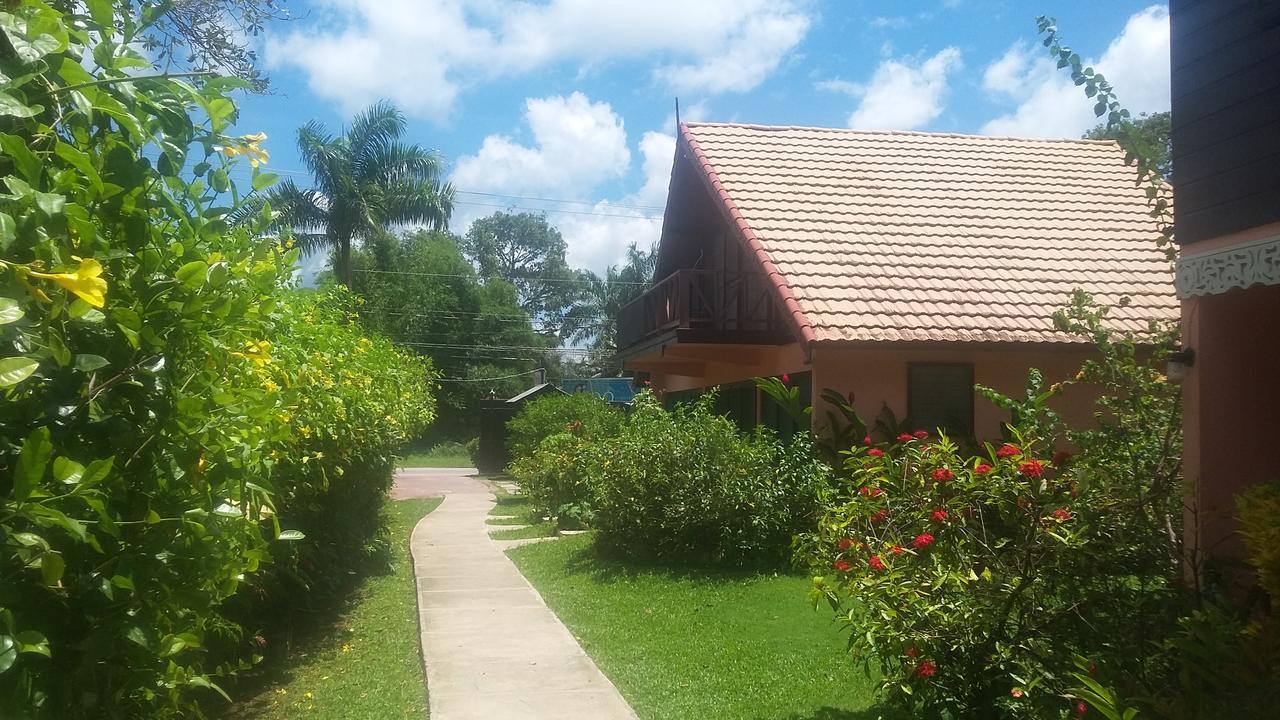Firefly Beach Cottages Negril Exterior foto