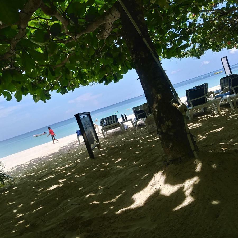 Firefly Beach Cottages Negril Exterior foto